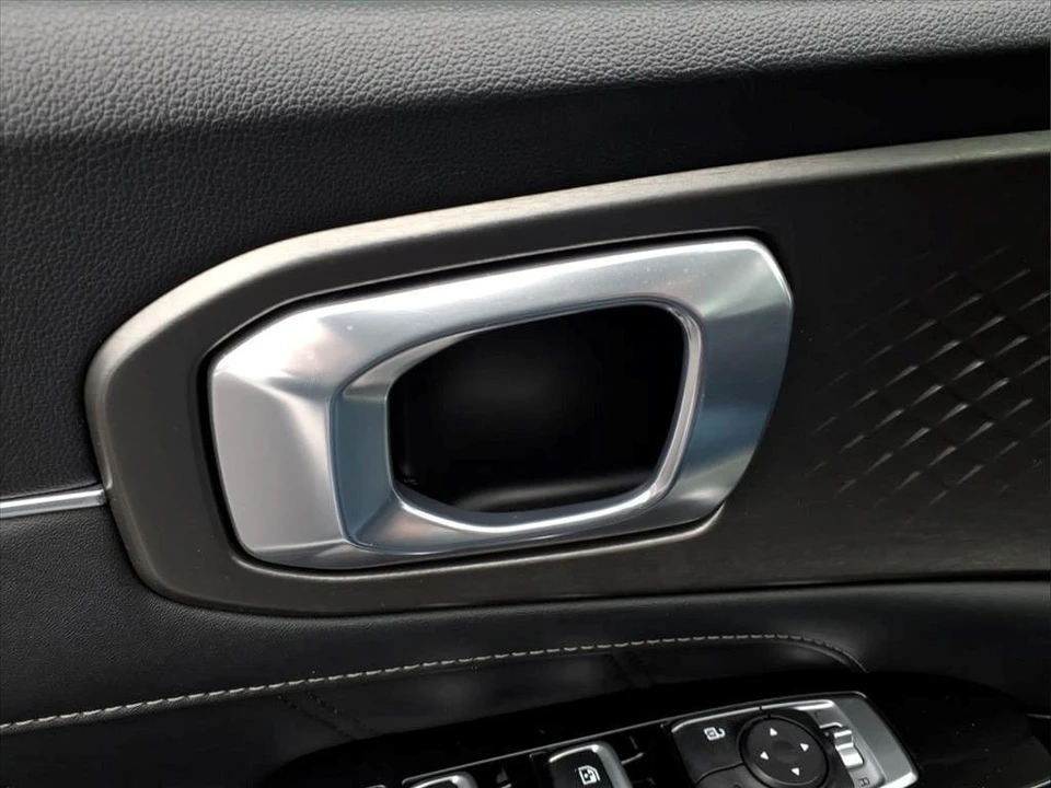 2022 Kia Sorento - Image 17 of 21