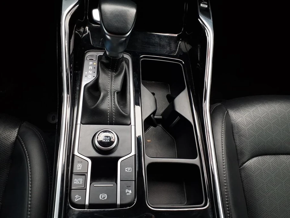 2022 Kia Sorento - Image 15 of 21