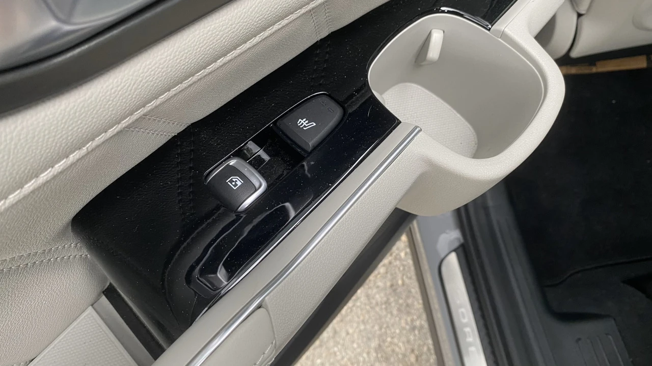 2022 Kia Sorento - Image 3 of 13