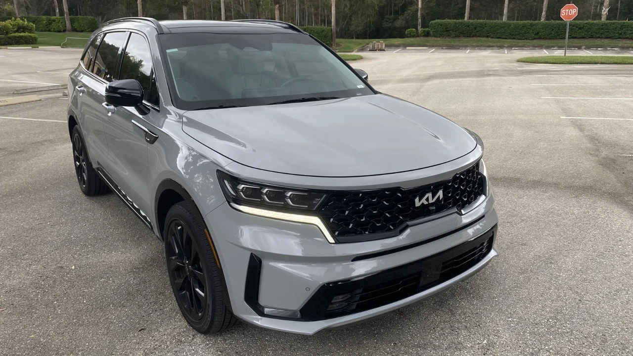 2022 Kia Sorento - Image 6 of 13