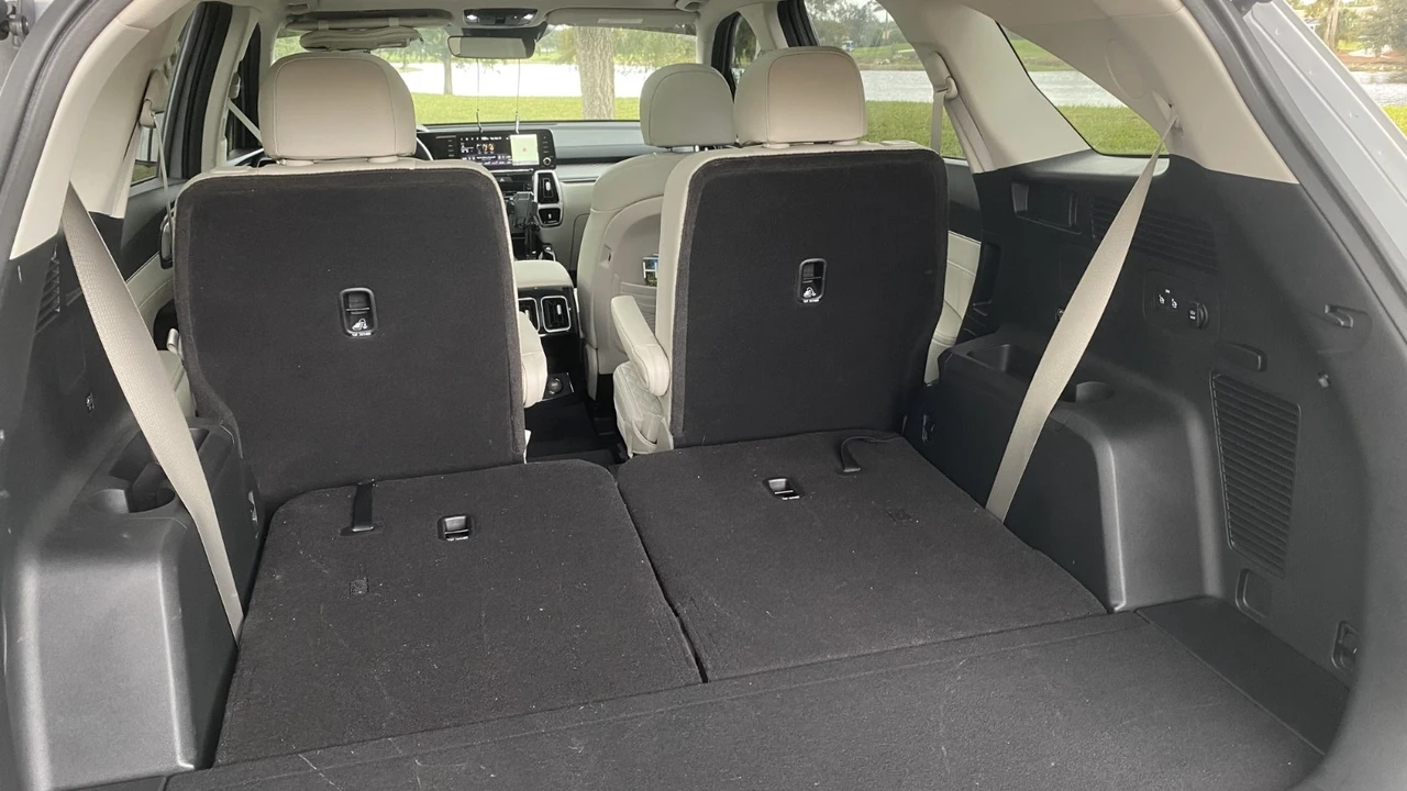 2022 Kia Sorento - Image 7 of 13