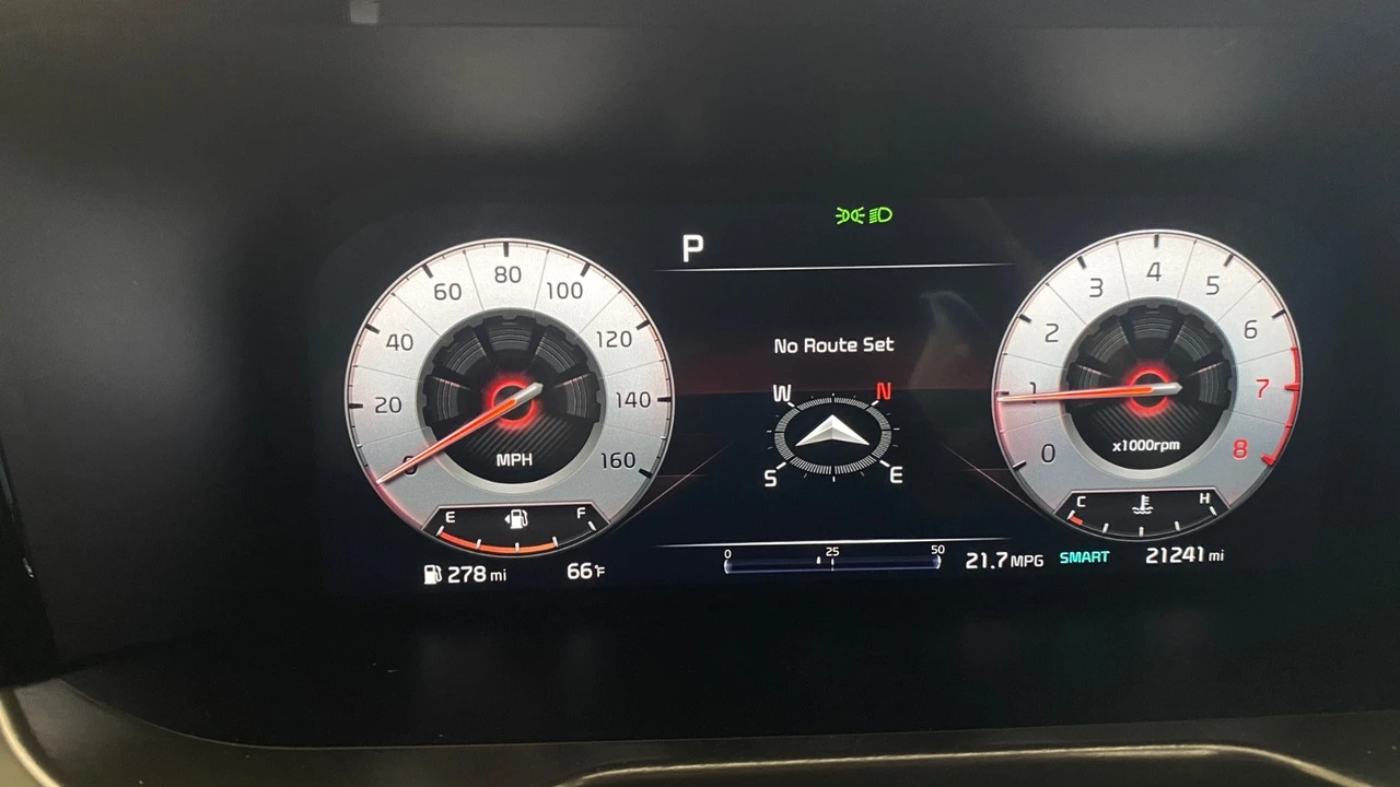 2022 Kia Sorento - Image 2 of 13