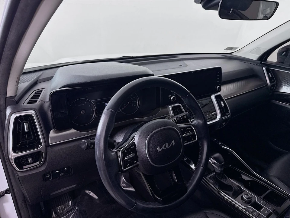2022 Kia Sorento - Image 9 of 21