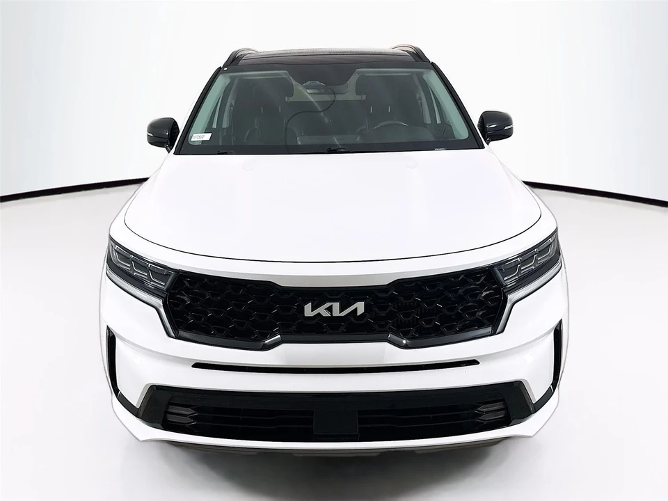 2022 Kia Sorento - Image 2 of 21