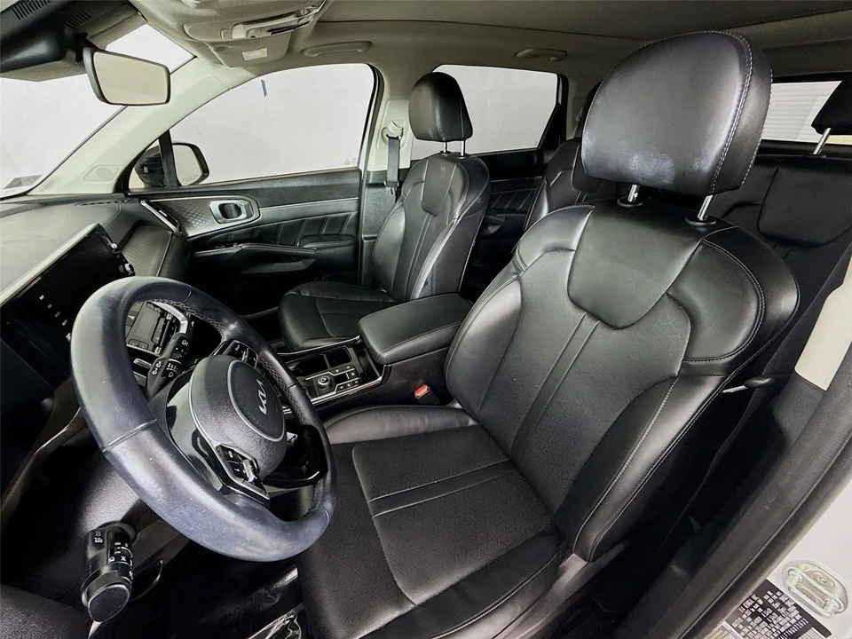 2022 Kia Sorento - Image 19 of 21