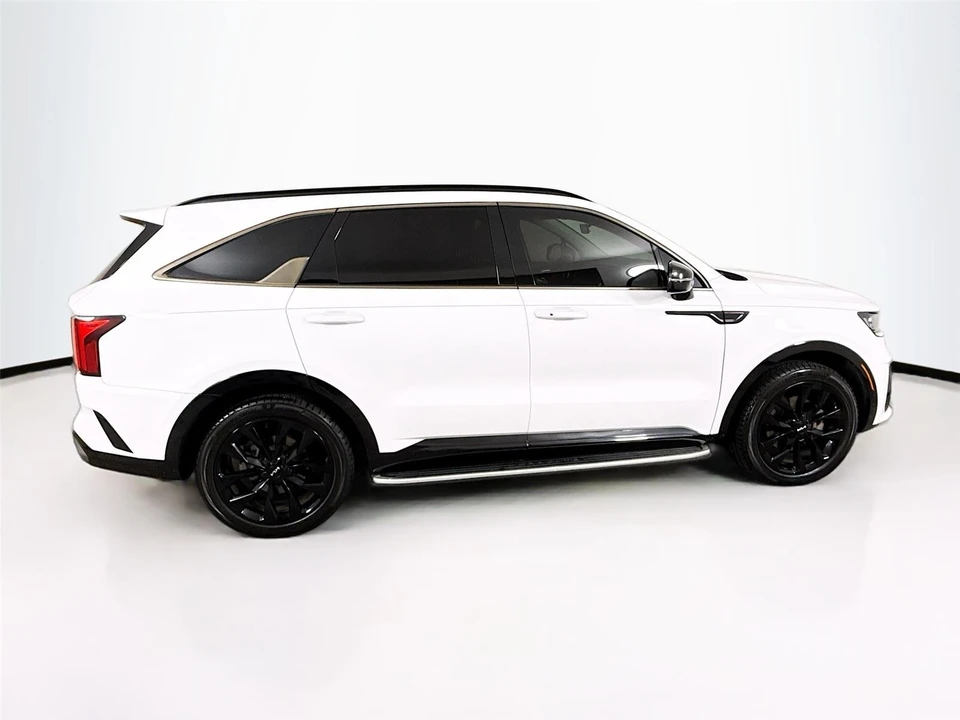 2022 Kia Sorento - Image 8 of 21
