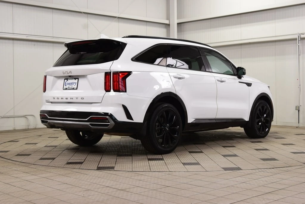 2022 Kia Sorento - Image 8 of 12