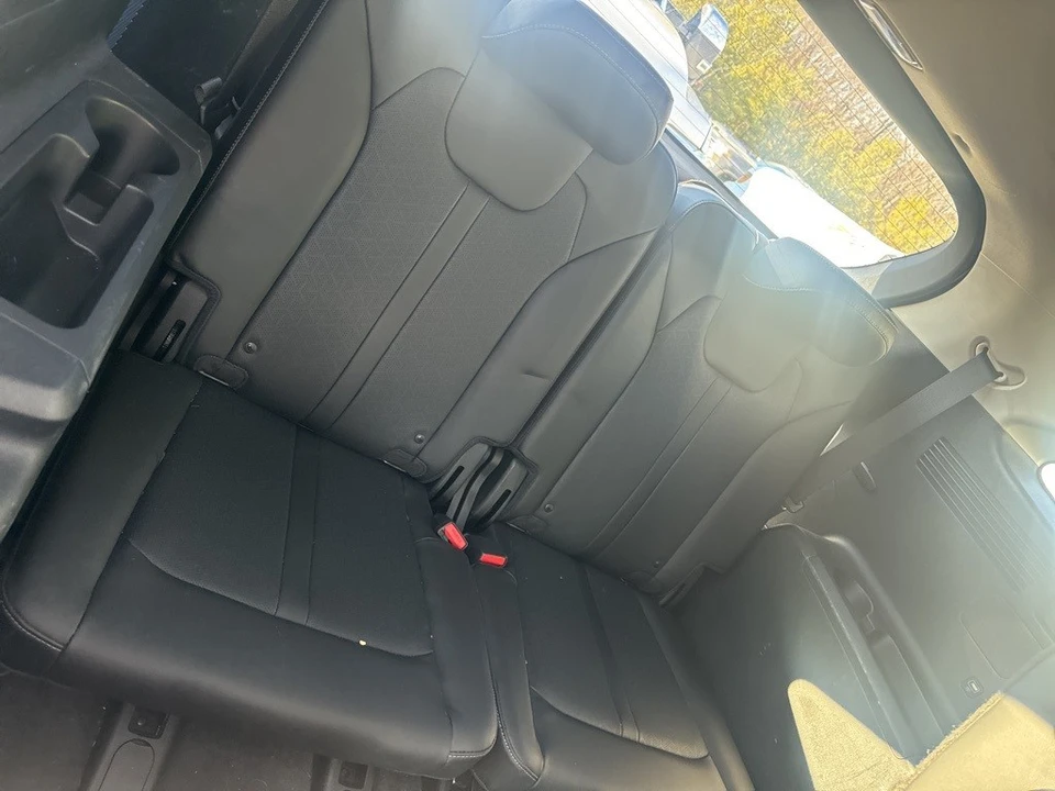 2022 Kia Sorento - Image 9 of 12