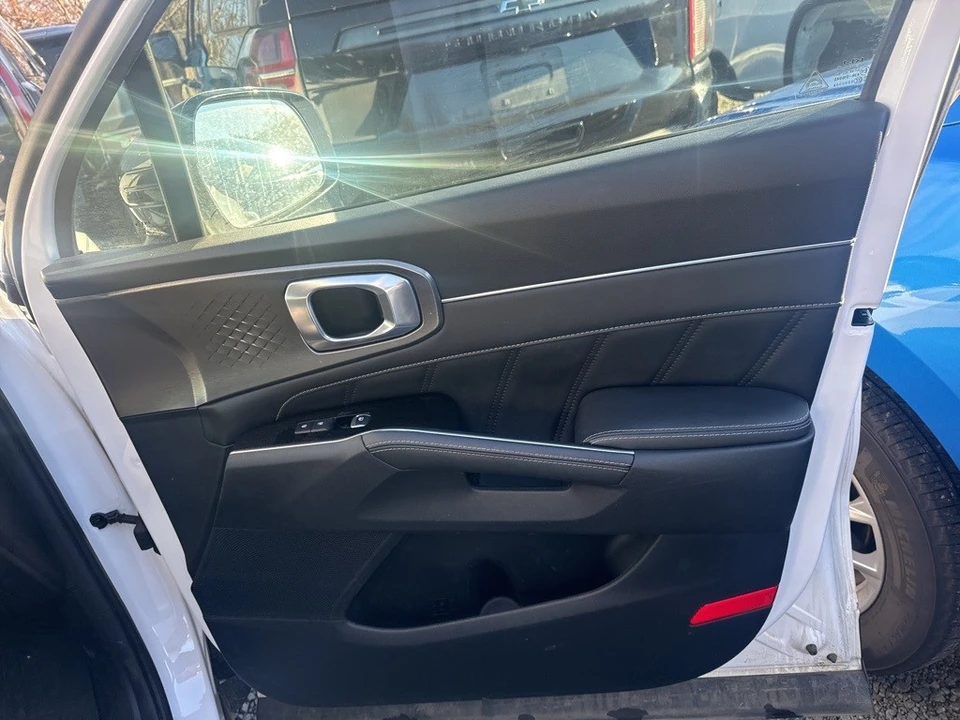 2022 Kia Sorento - Image 11 of 12