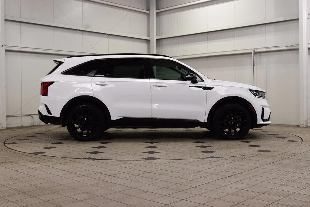 2022 Kia Sorento - Image 9 of 12