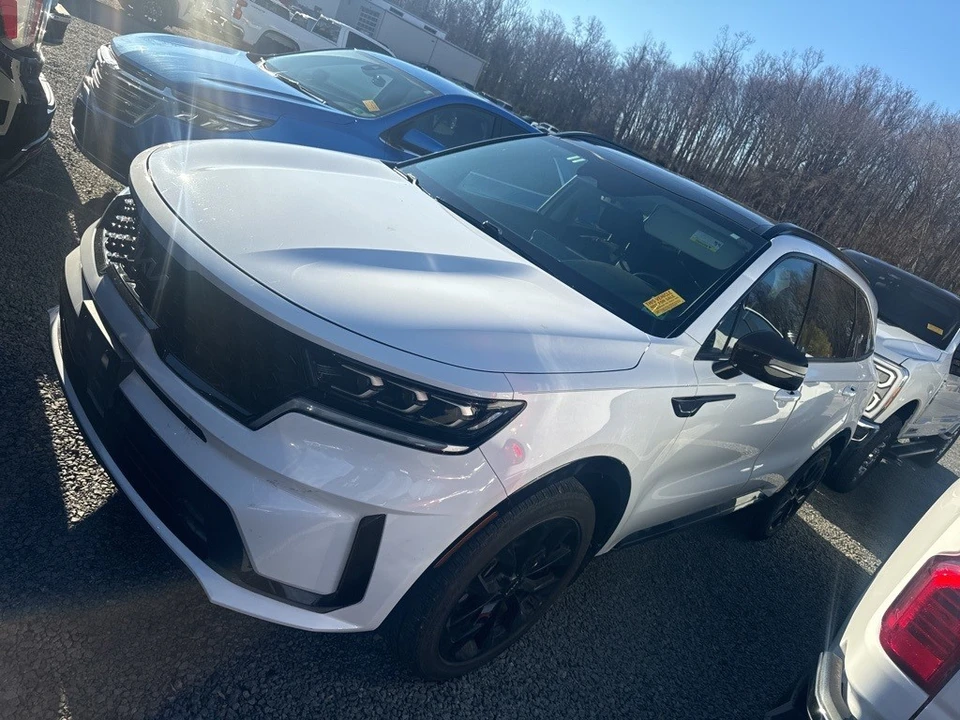 2022 Kia Sorento - Image 3 of 12