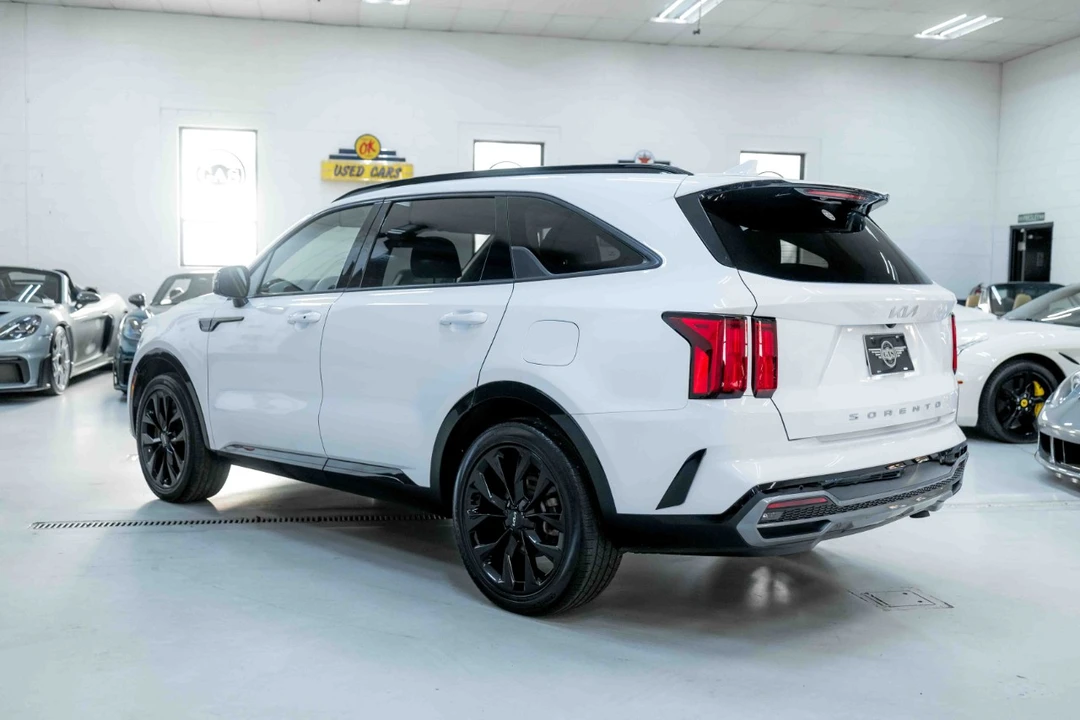 2022 Kia Sorento - Image 10 of 12