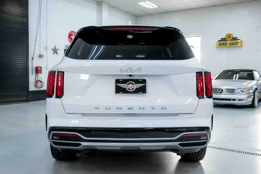 2022 Kia Sorento - Image 9 of 12