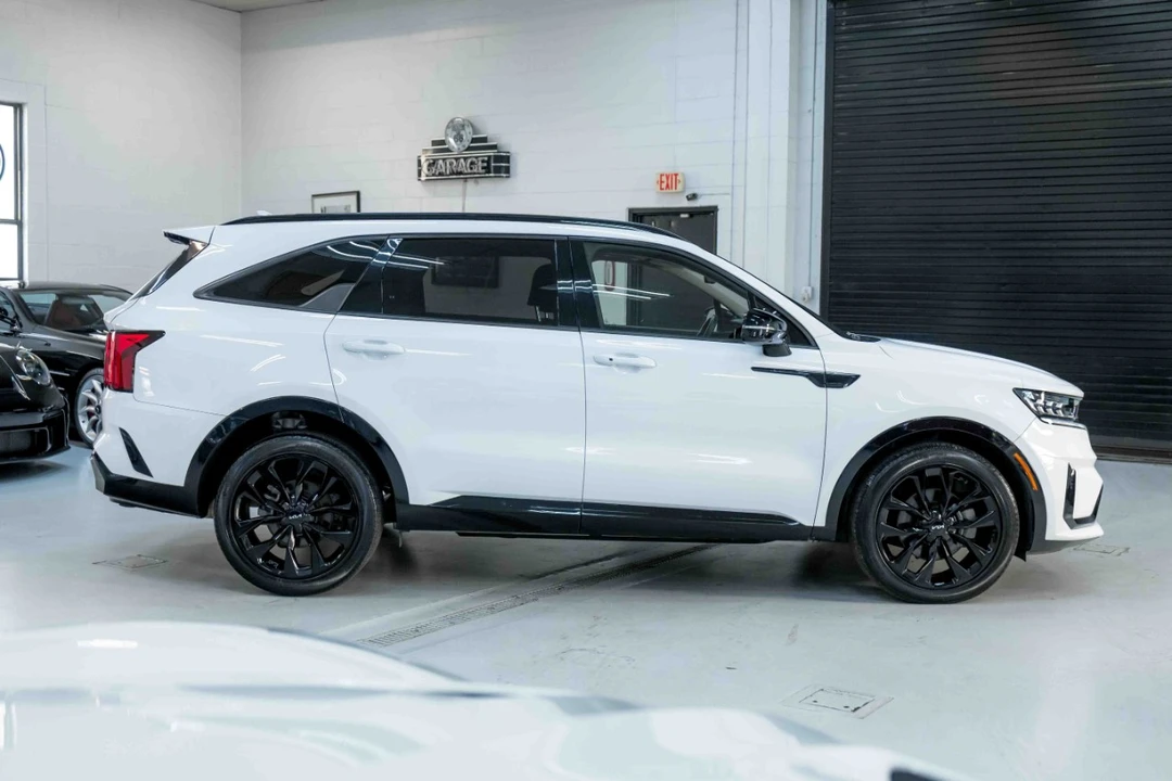2022 Kia Sorento - Image 7 of 12