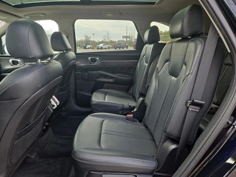 2022 Kia Sorento - Image 10 of 12