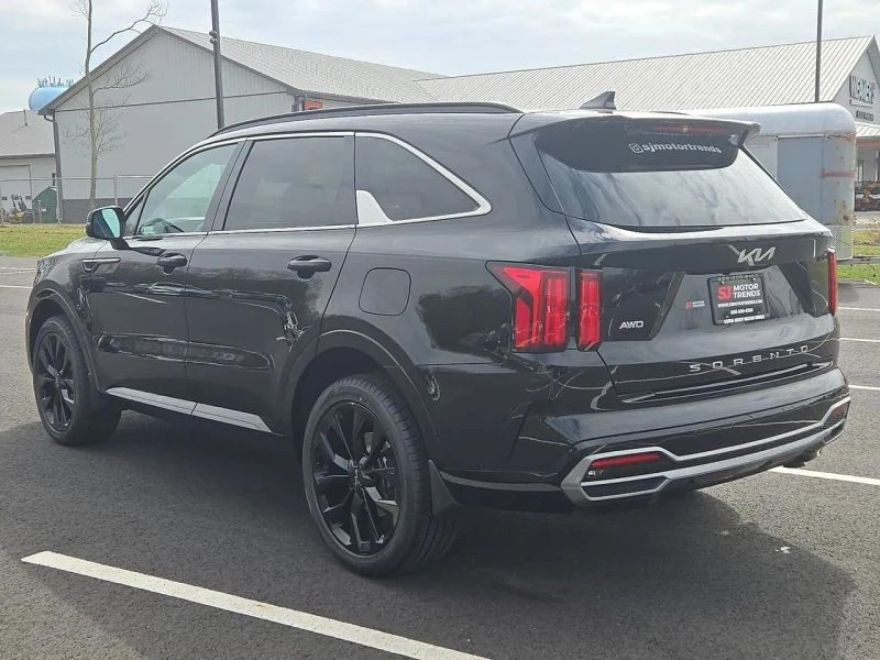 2022 Kia Sorento - Image 4 of 12