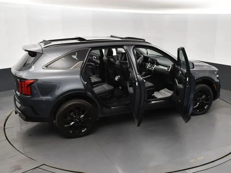 2022 Kia Sorento - Image 6 of 12