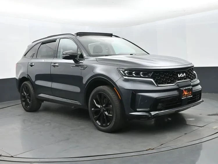 2022 Kia Sorento - Image 2 of 12