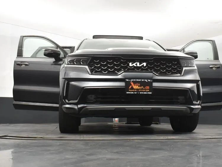 2022 Kia Sorento - Image 11 of 12