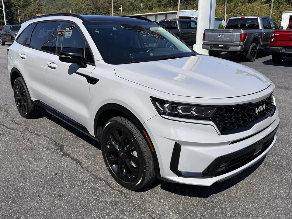 2022 Kia Sorento - Image 4 of 12