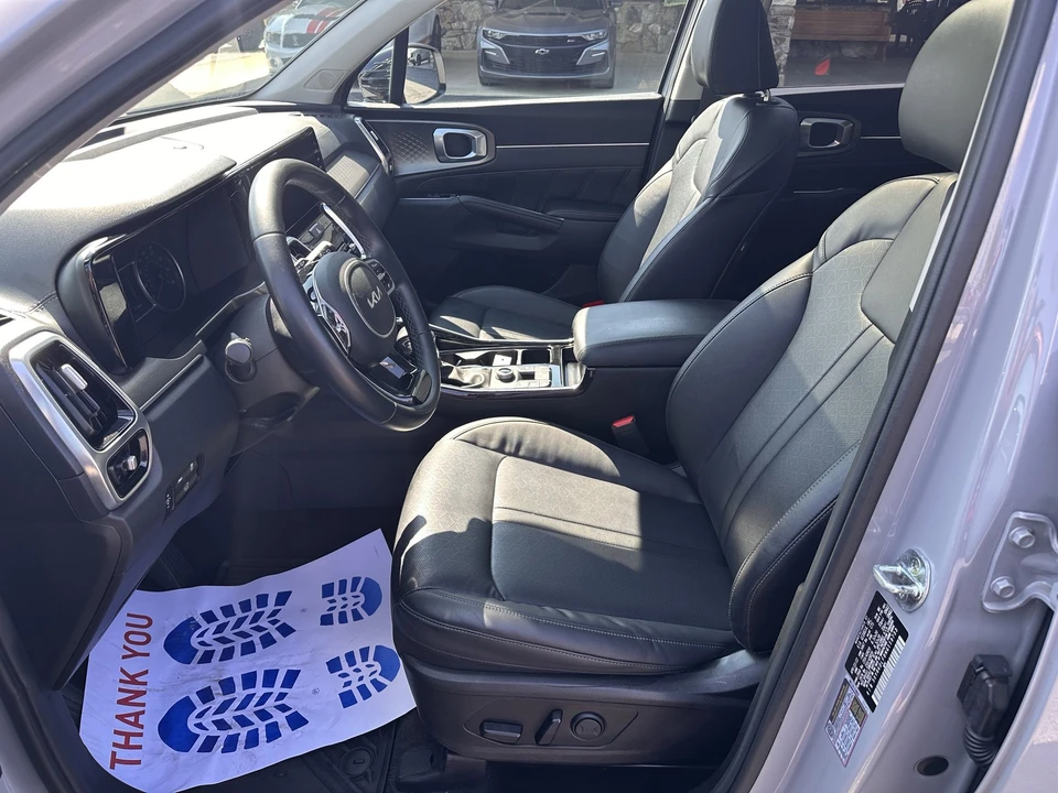 2022 Kia Sorento - Image 10 of 12