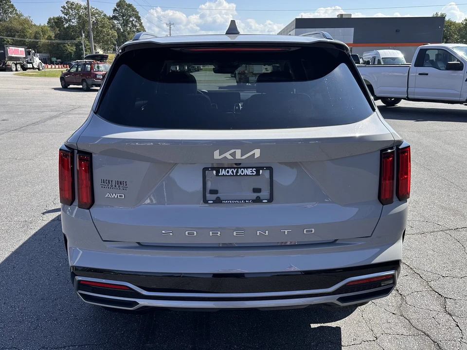 2022 Kia Sorento - Image 7 of 12