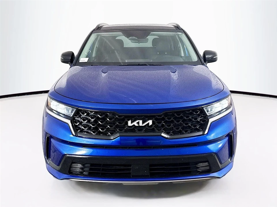 2022 Kia Sorento - Image 8 of 16