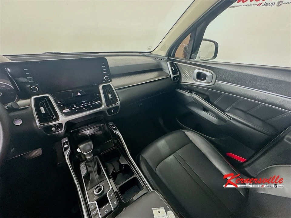 2022 Kia Sorento - Image 11 of 12