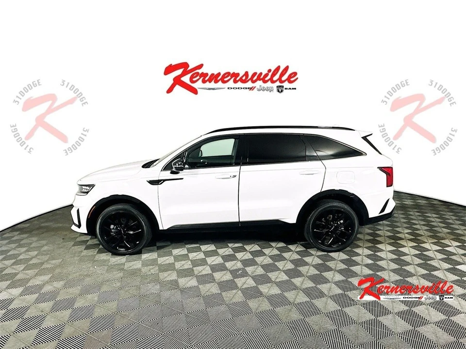 2022 Kia Sorento - Image 4 of 12