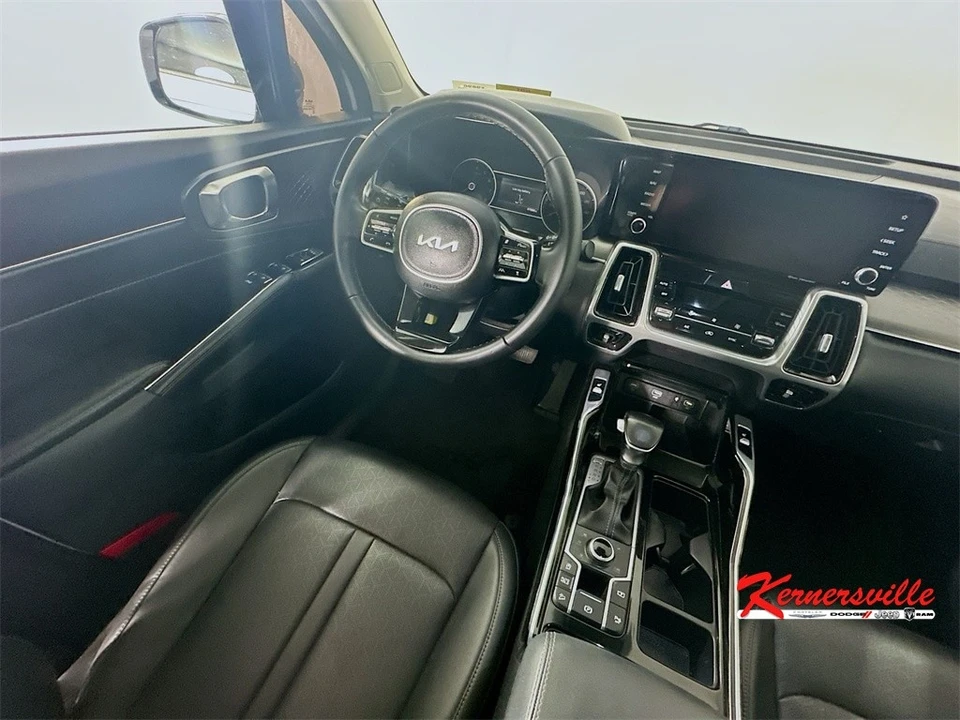 2022 Kia Sorento - Image 9 of 12