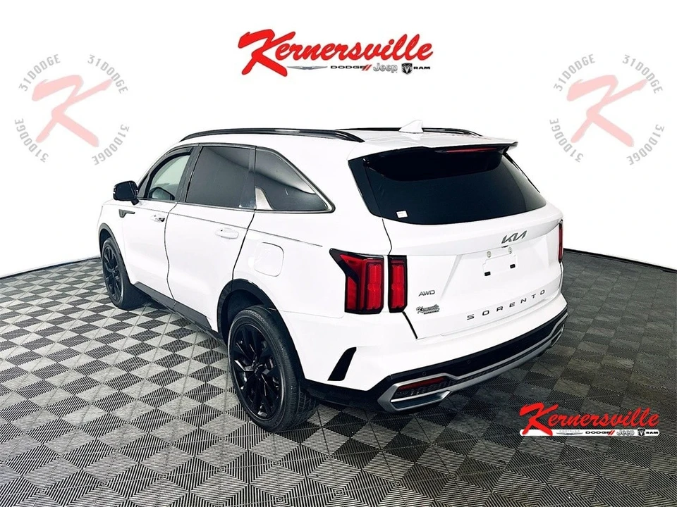 2022 Kia Sorento - Image 5 of 12