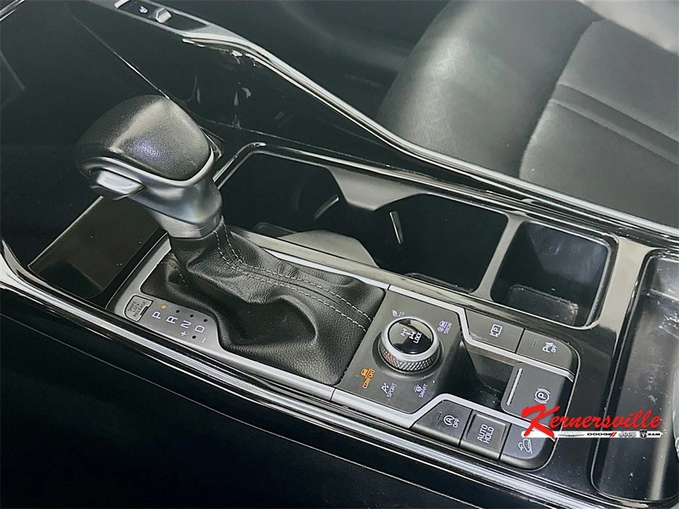 2022 Kia Sorento - Image 16 of 21