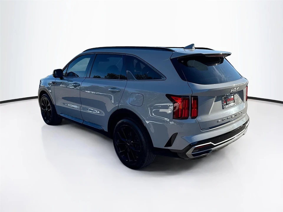 2022 Kia Sorento - Image 8 of 21