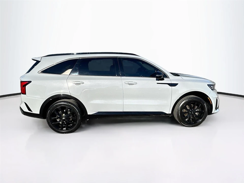 2022 Kia Sorento - Image 11 of 21