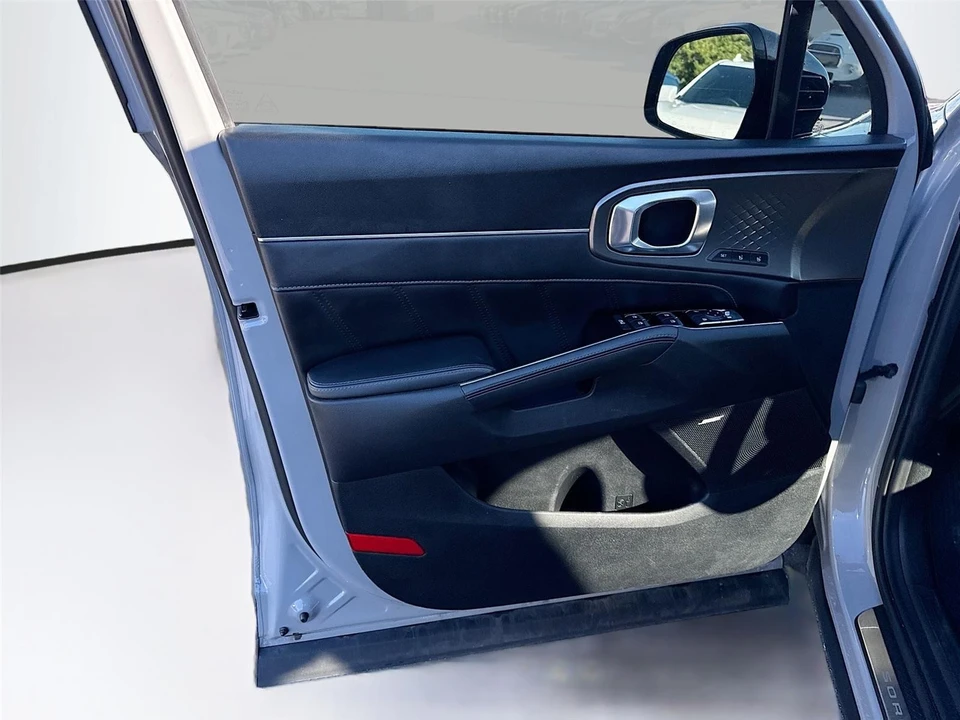 2022 Kia Sorento - Image 18 of 21