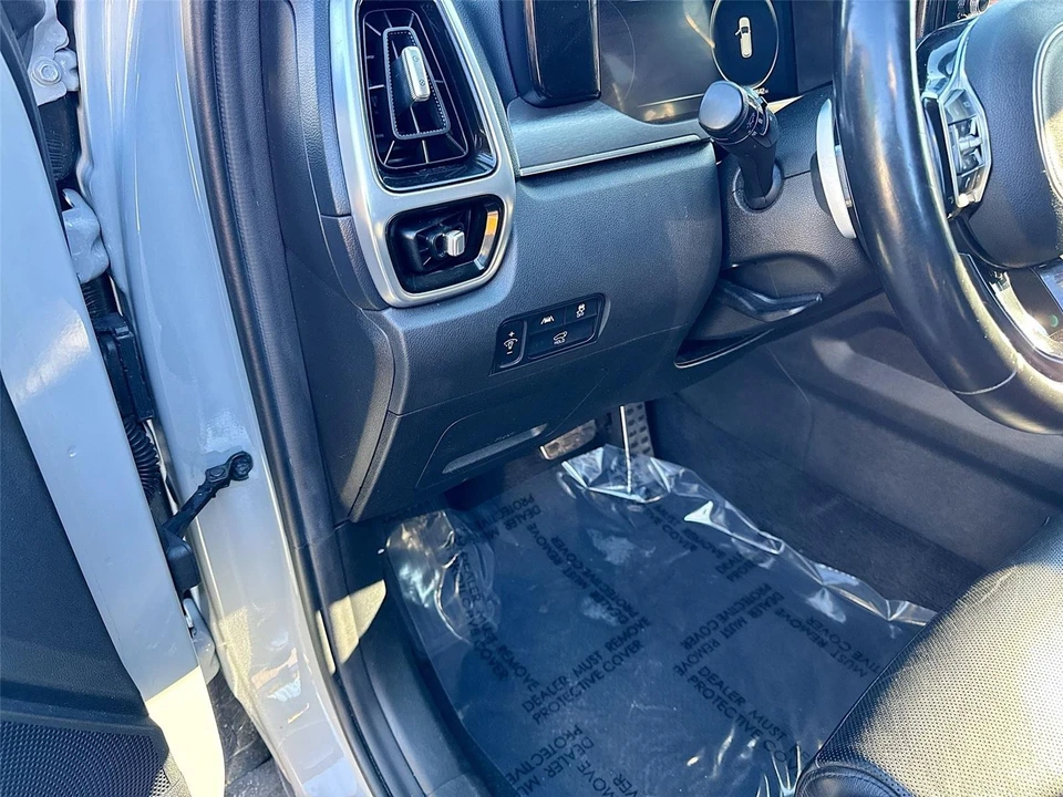 2022 Kia Sorento - Image 10 of 21