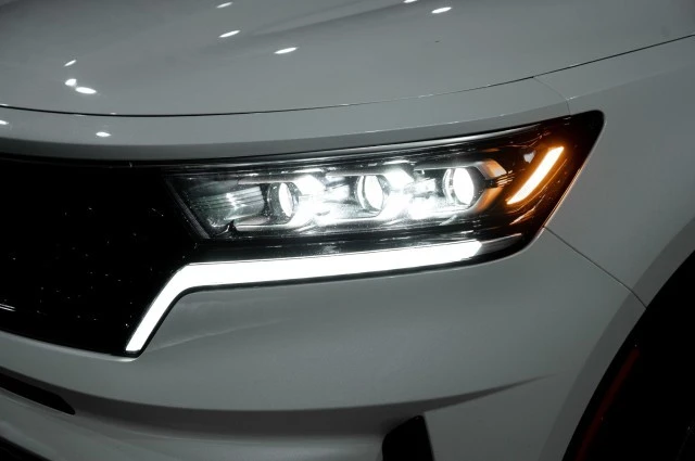 2022 Kia Sorento - Image 8 of 12