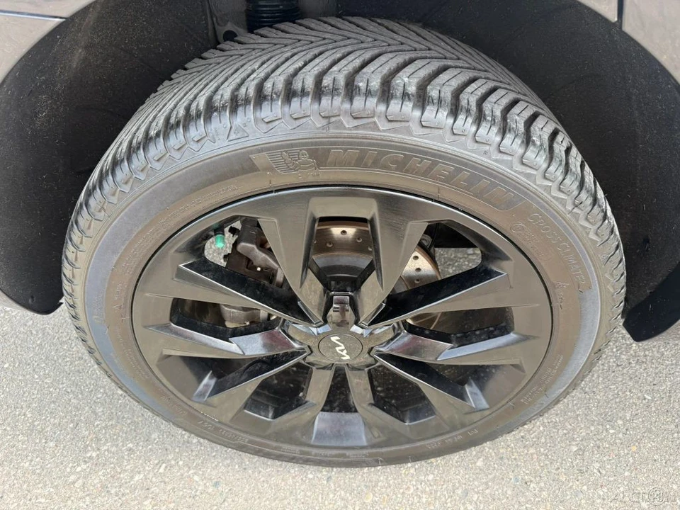 2022 Kia Sorento - Image 11 of 21