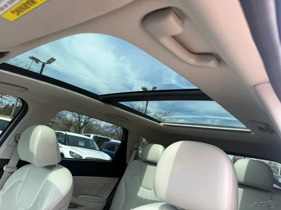 2022 Kia Sorento - Image 18 of 21