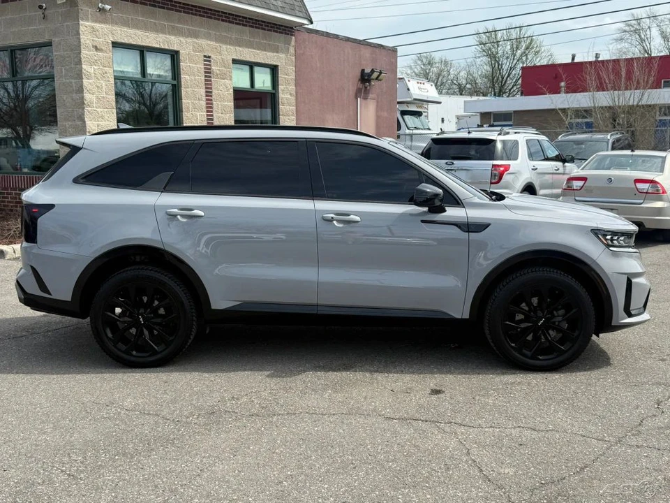 2022 Kia Sorento - Image 4 of 21