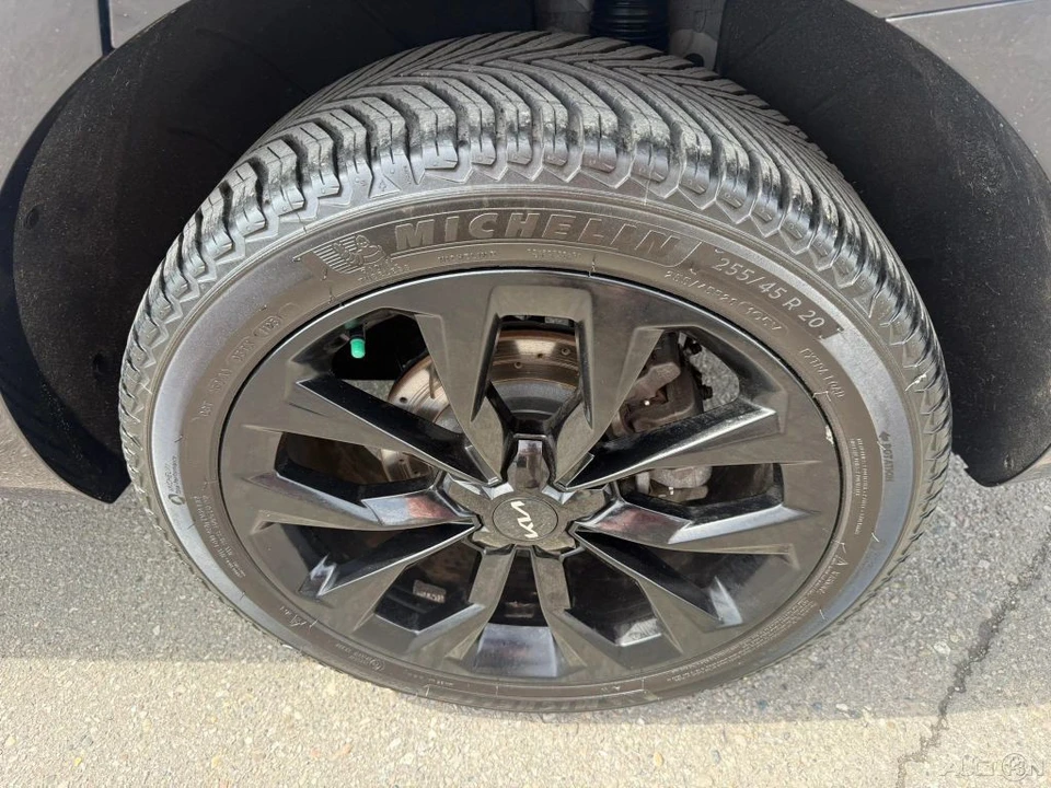 2022 Kia Sorento - Image 10 of 21