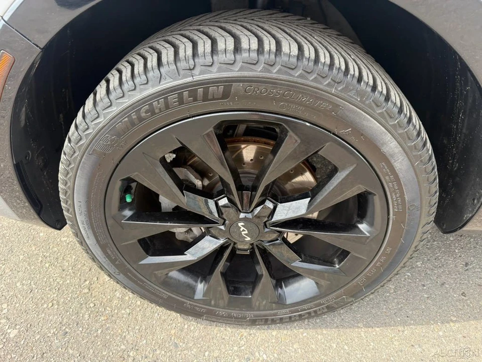 2022 Kia Sorento - Image 8 of 12