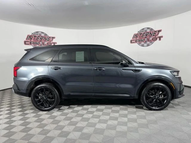 2022 Kia Sorento - Image 8 of 21