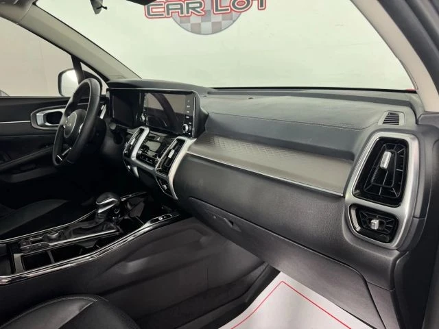 2022 Kia Sorento - Image 12 of 21