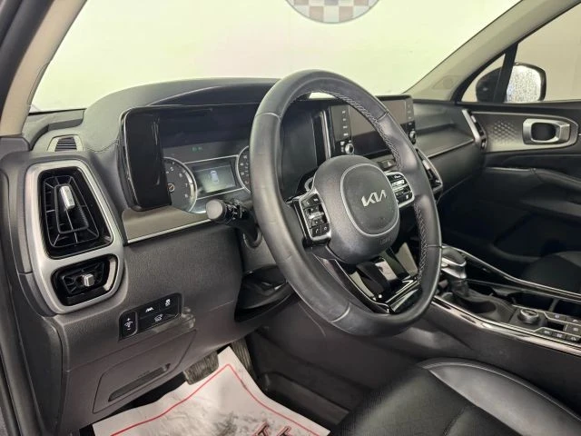 2022 Kia Sorento - Image 10 of 21