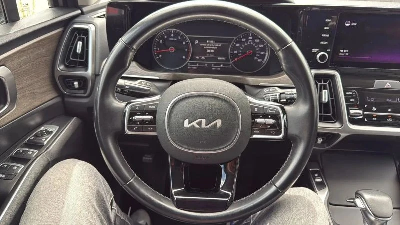 2022 Kia Sorento - Image 10 of 12