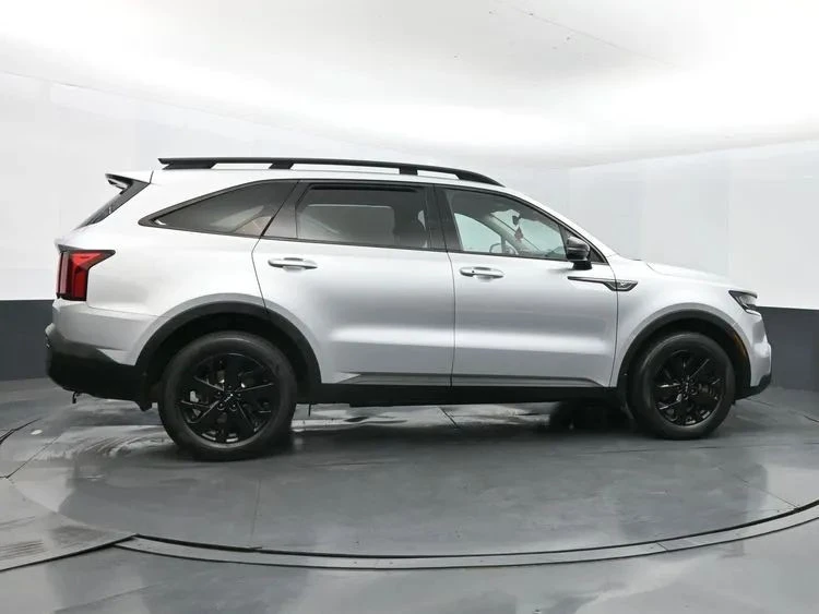 2022 Kia Sorento - Image 4 of 12