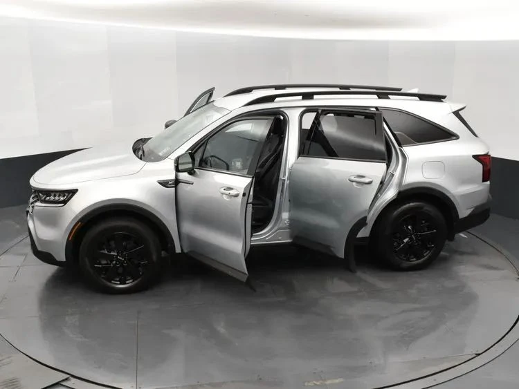 2022 Kia Sorento - Image 7 of 12