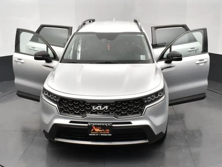 2022 Kia Sorento - Image 10 of 12