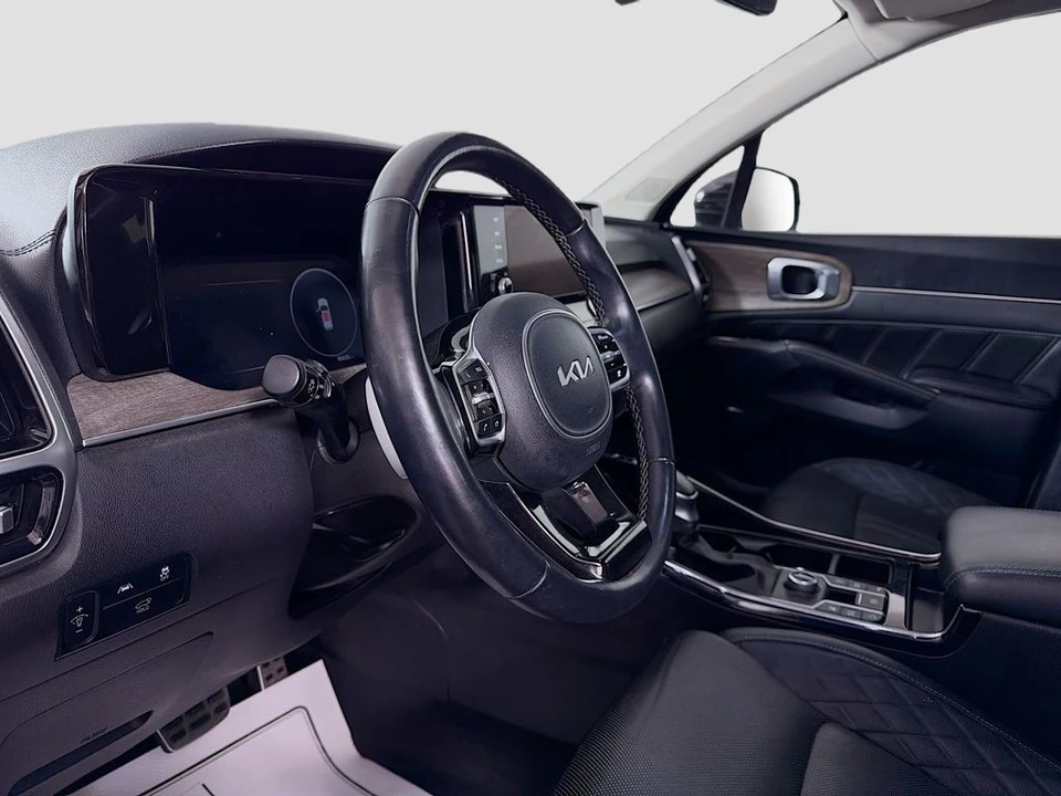 2022 Kia Sorento - Image 10 of 12